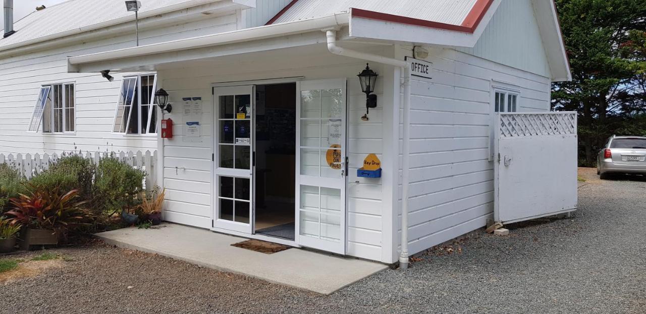 Matakohe Holiday Park Exterior photo