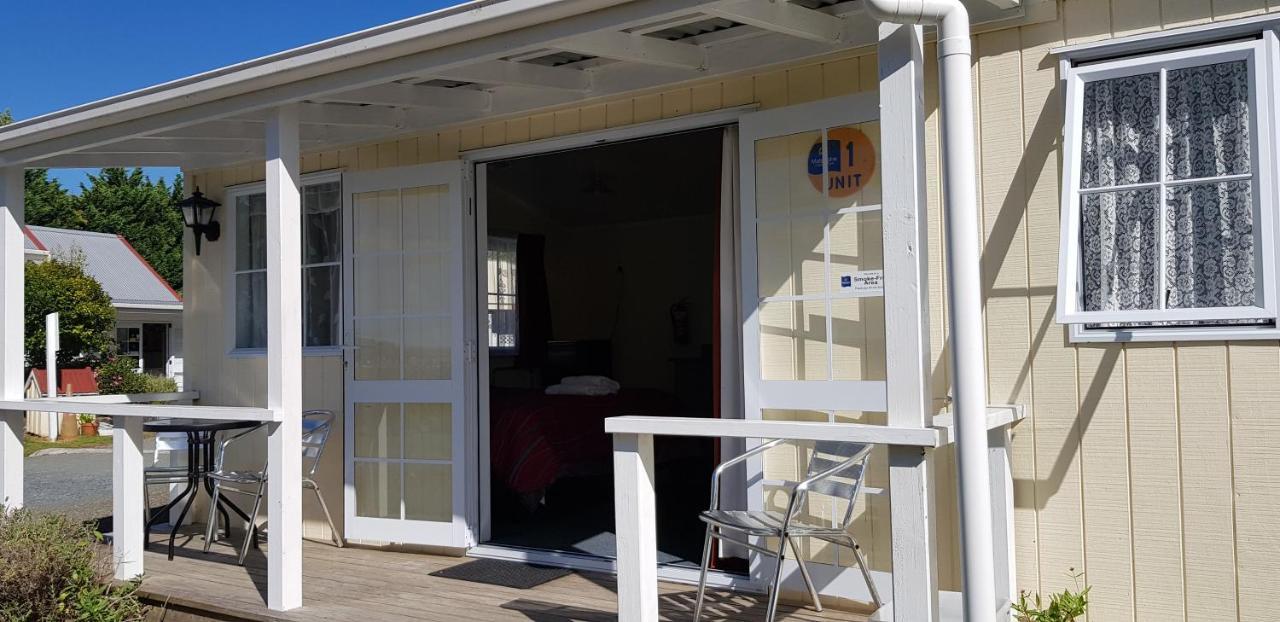 Matakohe Holiday Park Room photo